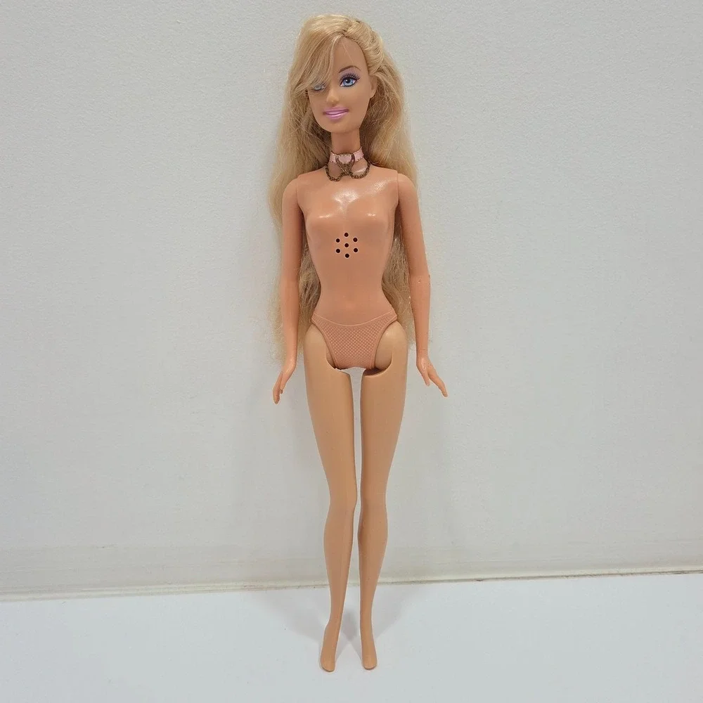 2004 Mattel Barbie as Princess and the Pauper Anneliese Singing Doll Nude -Works